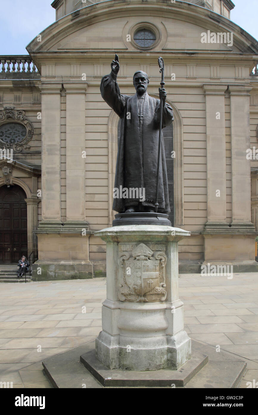 Statue de Charles Gore à l'extérieur de la cathédrale St Philip Birmingham Banque D'Images