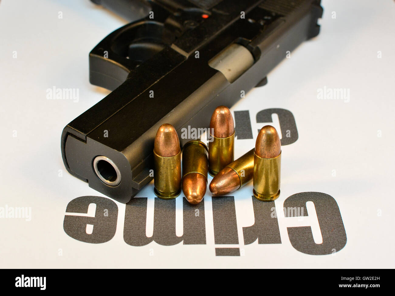 Concept du crime. Avec des armes de poing balles crimes de violence, agression. La prise de vue. Banque D'Images