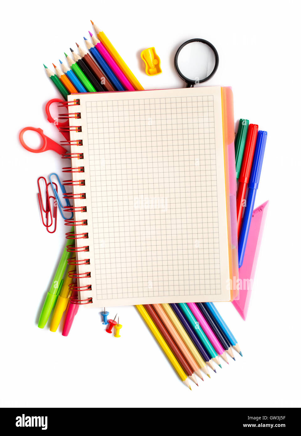 Sur les articles de papeterie autour de l'ordinateur portable Banque D'Images