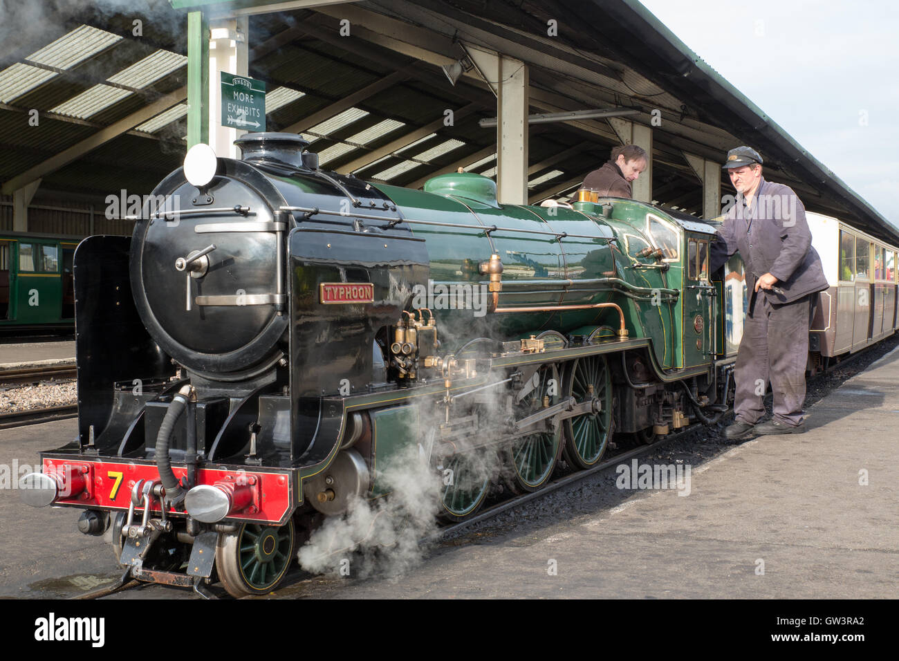 Le Romney, Hythe & Dymchurch Railway (RH&DR) est un 15 en (381 mm) de la jauge dans le Kent, en Angleterre, de l'exploitation de la vapeur et de l'inte Banque D'Images