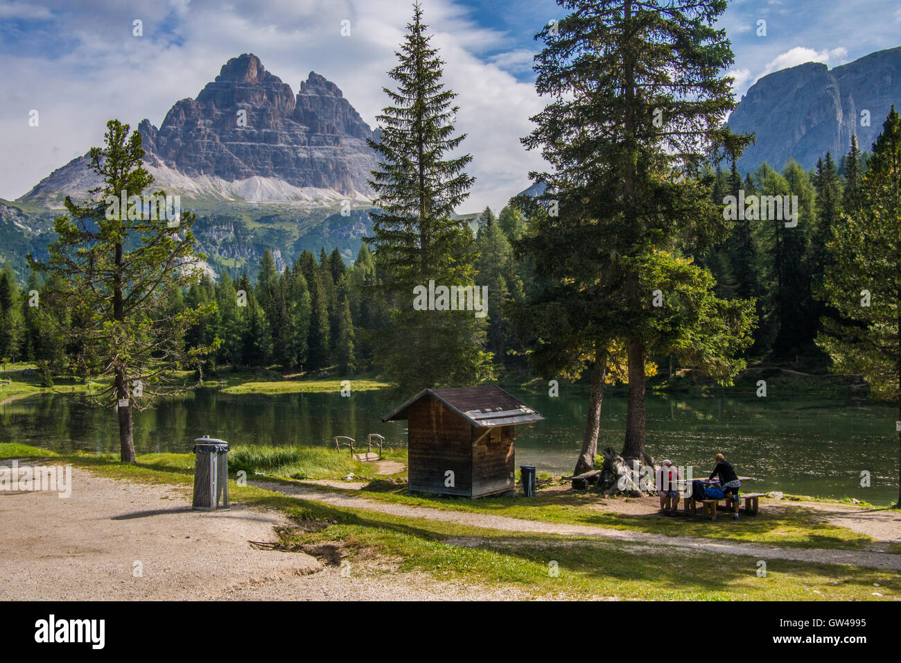 Paysage alpin entre le lac de Misurina & Tre Cime Naturpark, province de Belluno, Vénétie, Italie. Banque D'Images