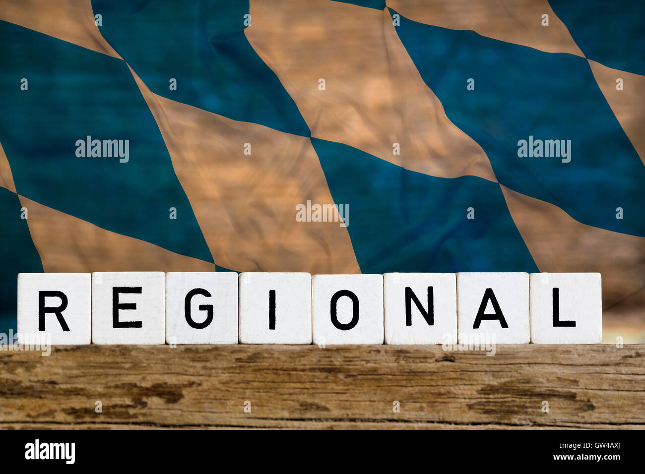 Concept régional avec drapeau bavarois sur fond de bois Banque D'Images