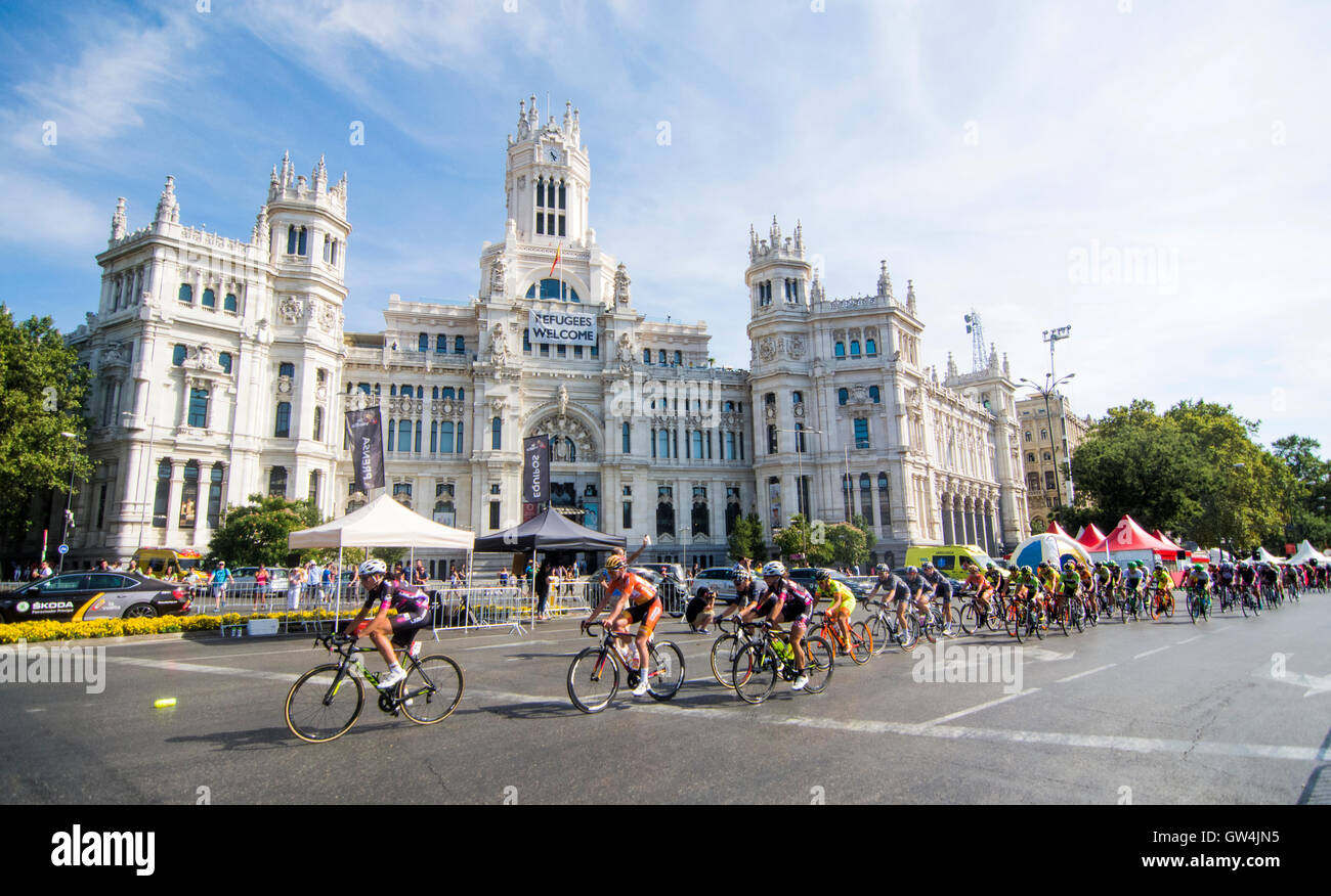 Madrid, Espagne. 11 Septembre, 2016. Chef de peloton rides pendant la course d'une journée de la femme de l'UCI World Tour 'Madrid Challenge" le 11 septembre 2016 à Madrid, Espagne. Crédit : David Gato/Alamy Live News Banque D'Images