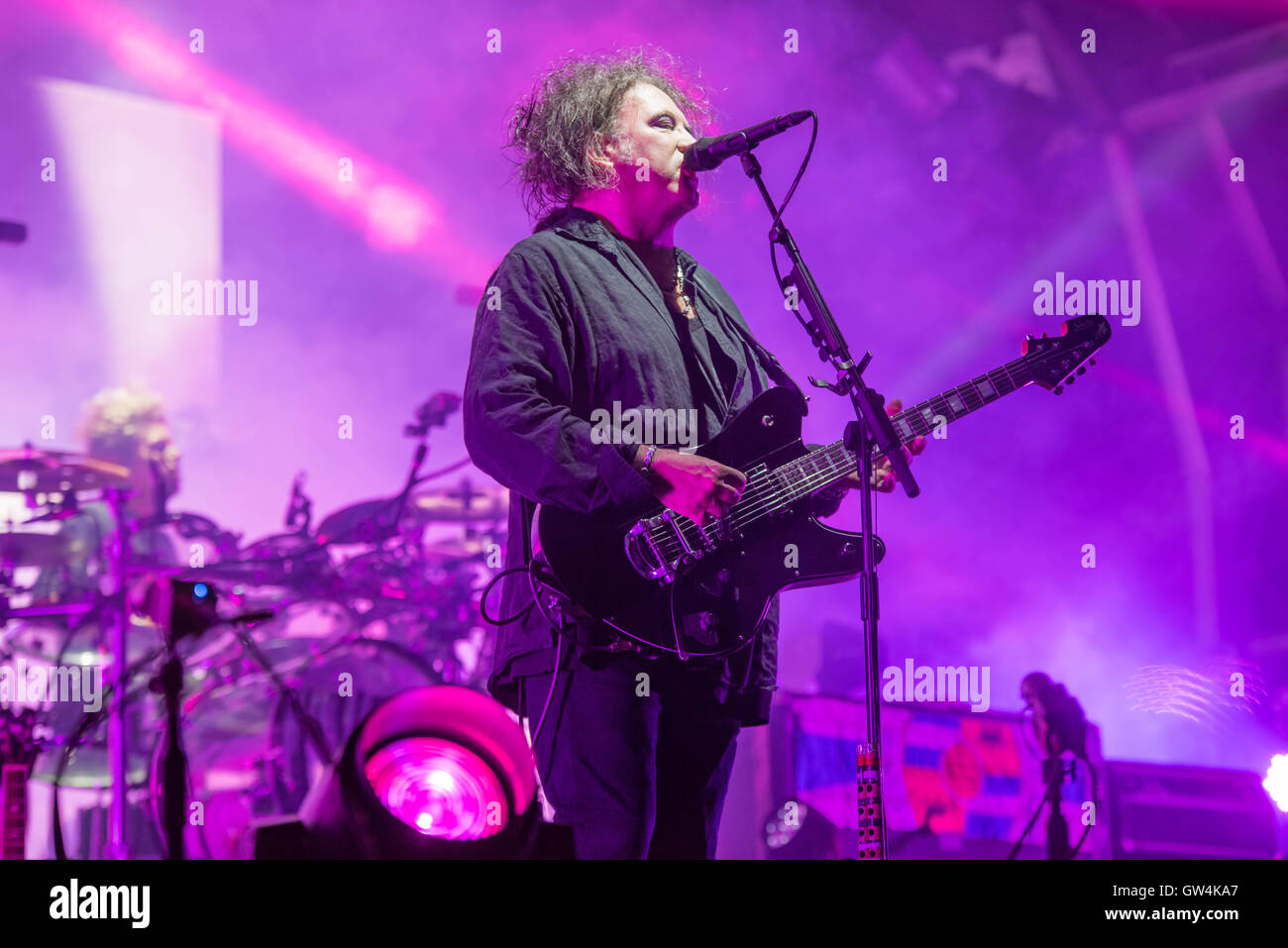 Newport, île de Wight, au Royaume-Uni. 10h, septembre 2016. Robert Smith de The Cure effectue le jour 2 de Bestival 2016 à Robin Hill Country Park le 10 septembre 2016 à Newport, île de Wight. Crédit : Michael Jamison/Alamy Live News Banque D'Images