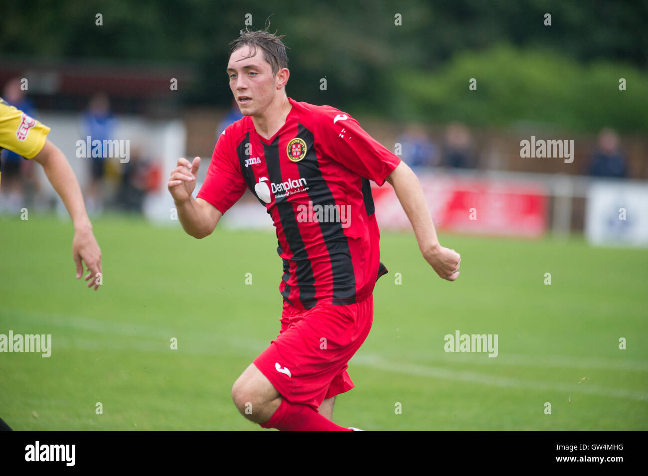 Accueil jeu pour Winchester contre les dirigeants de la Ligue FC Hereford qui ont commencé cette saison avec une fiche parfaite de six victoires en six matchs sans défaite, Winchester couché dans 3e placewith undefeatedStiff encore plus difficile leur test pour test Banque D'Images