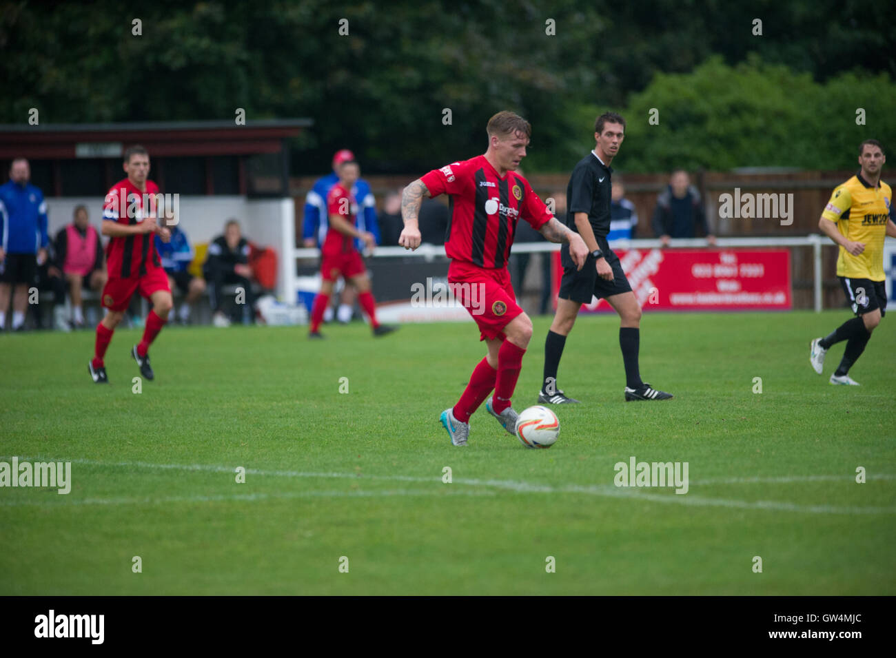 Accueil jeu pour Winchester contre les dirigeants de la Ligue FC Hereford qui ont commencé cette saison avec une fiche parfaite de six victoires en six matchs sans défaite, Winchester couché dans 3e placewith undefeatedStiff encore plus difficile leur test pour test Banque D'Images