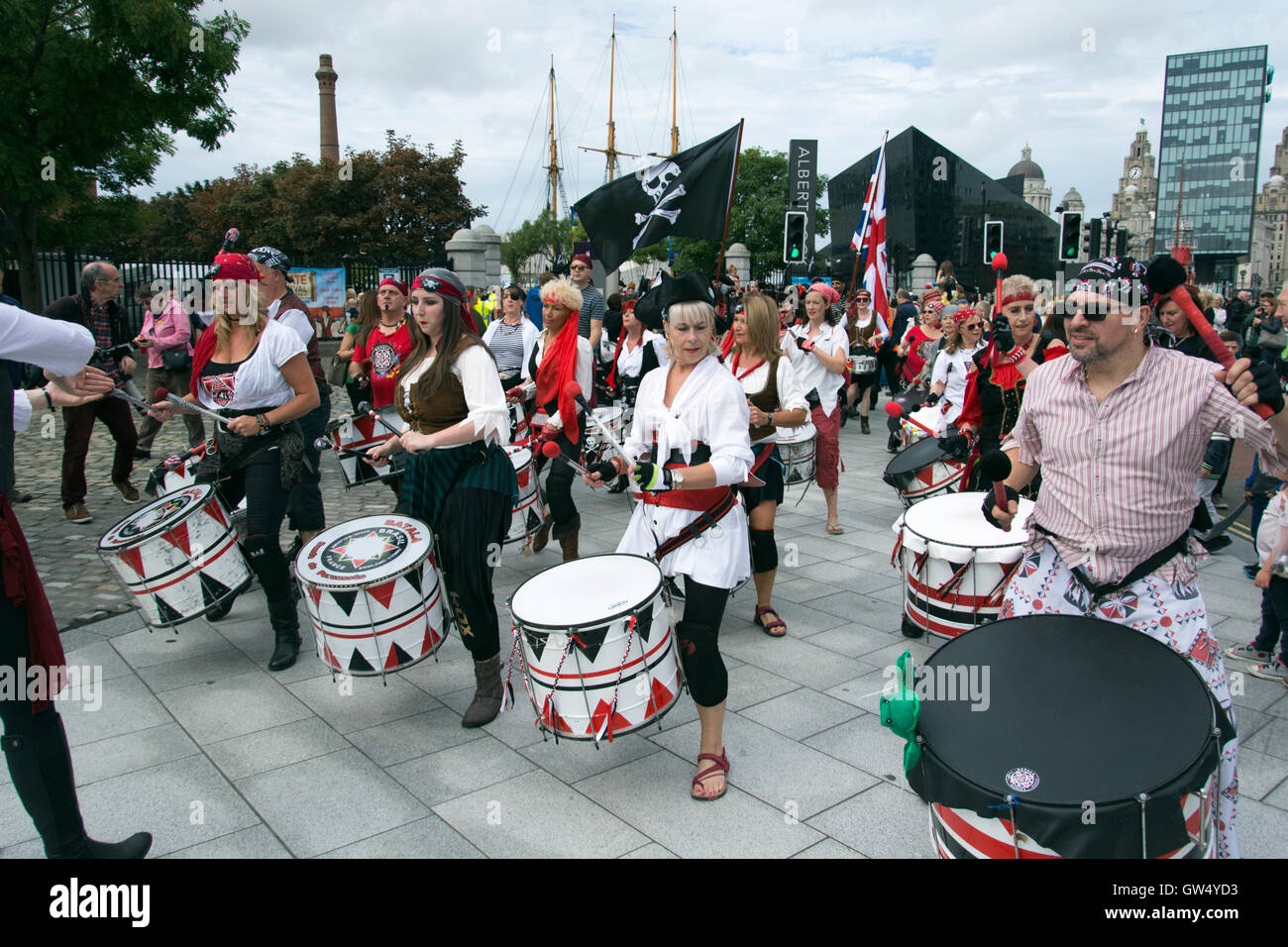 Liverpool, Royaume-Uni. 10 Sep, 2016. Festival pirate à l'Albert Dock Liverpool UK. Un événement familial doté d''un sirènes et pirates Banque D'Images
