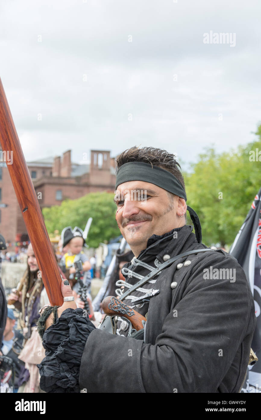 Liverpool, Royaume-Uni. 10 Sep, 2016. Festival pirate à l'Albert Dock Liverpool UK. Un événement familial doté d''un sirènes et pirates Banque D'Images
