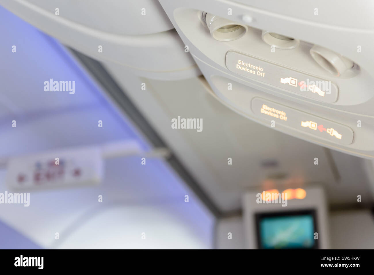 Avion fixer signe de ceinture de sécurité Banque de photographies et d'images  à haute résolution - Alamy