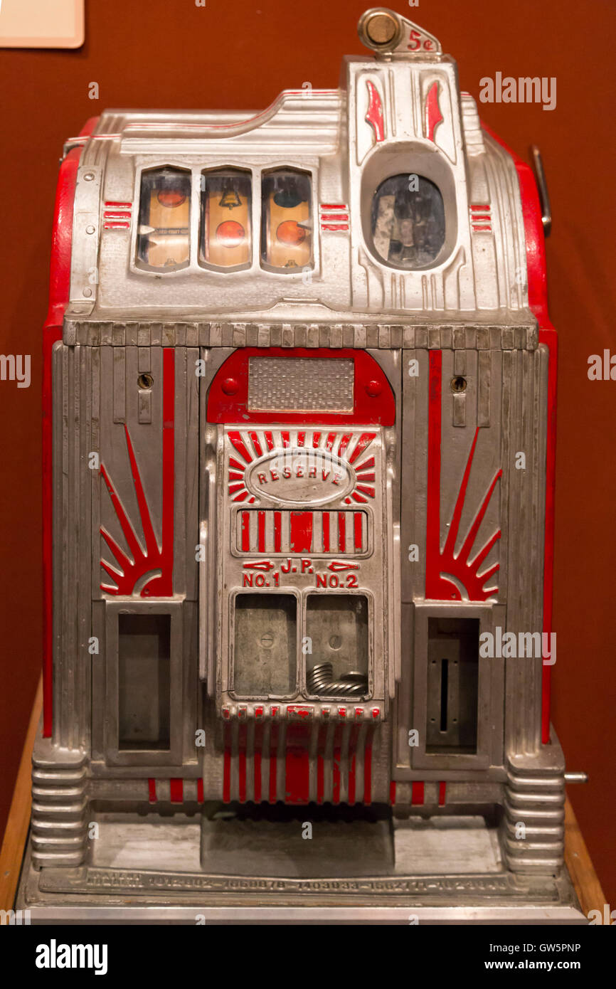 Las Vegas, Nevada - Une machine à sous sur l'affichage à la Clark County Museum. Banque D'Images