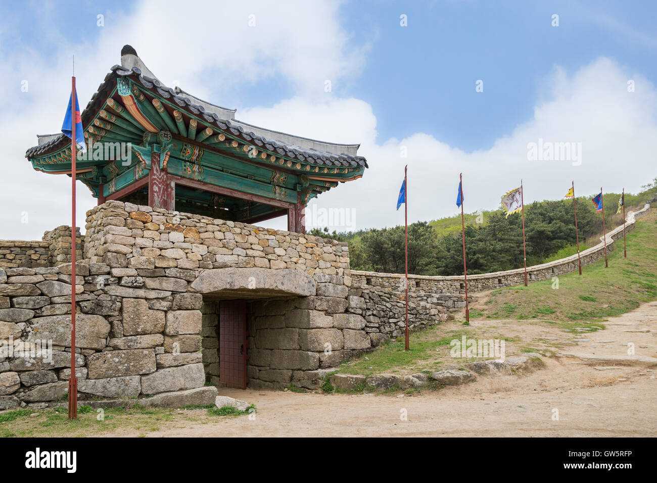 Avis d'entrée nord de la forteresse Geumjeongsanseong et mur à Busan, Corée du Sud. Banque D'Images Avis d'entrée nord de la forteresse Geumjeongsanseong et mur à Busan, Corée du Sud. Banque D'Images