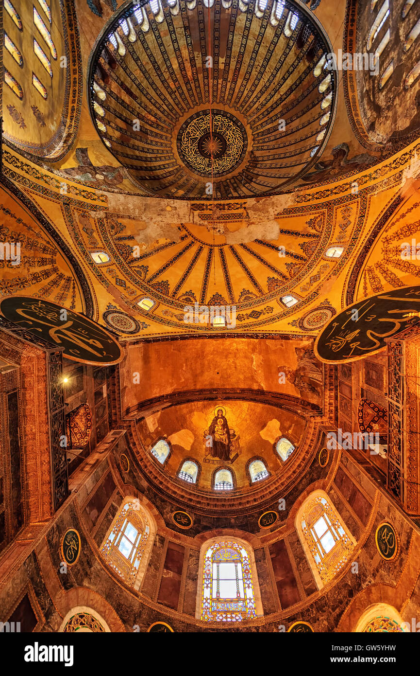 Les peintures de la coupole de SainteSophie, la cathédrale principale