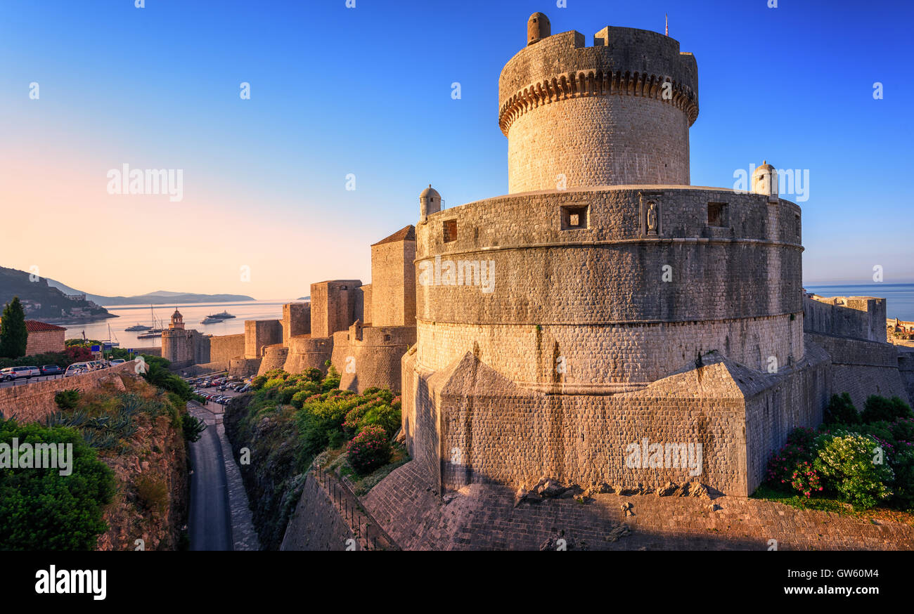 Minceta tour et la vieille ville médiévale de Dubrovnik, Croatie les murs de la ville Banque D'Images