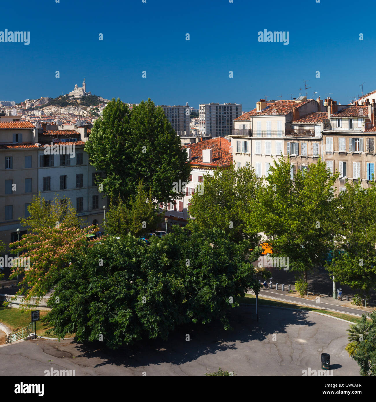 De Marseille avec Notre-Dame de la Garde Banque D'Images