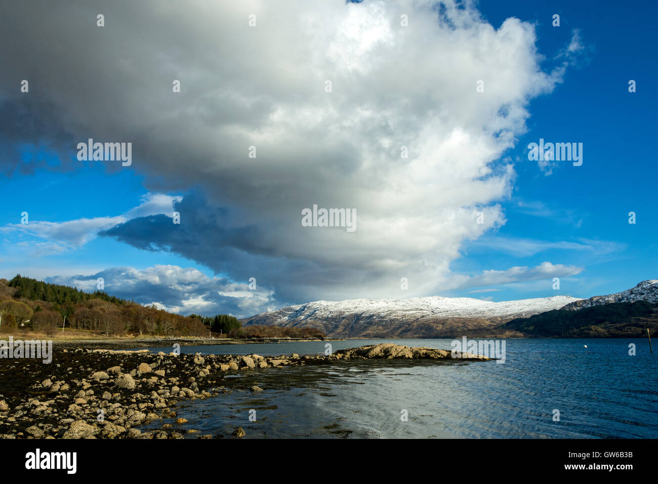 Sur le loch Sunart de Cloudscape, péninsule d'Ardnamurchan Resipol, Ecosse, Royaume-Uni Banque D'Images