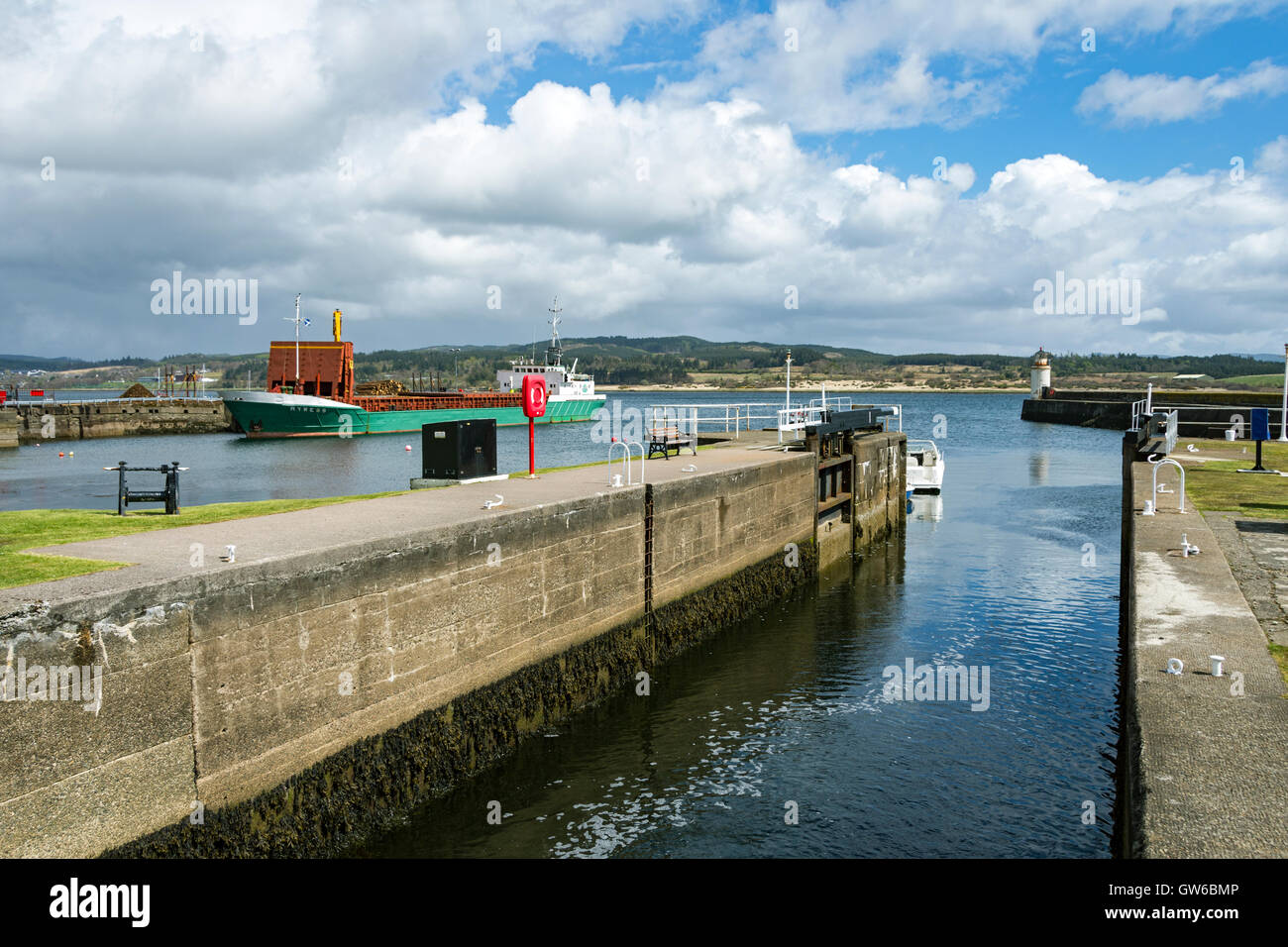 L'écluse 1, le verrou de la mer à Loch Gilp au bassin Ardrishaig sur le Canal de Crinan Ardrishaig, Argyll and Bute, Ecosse, Royaume-Uni Banque D'Images