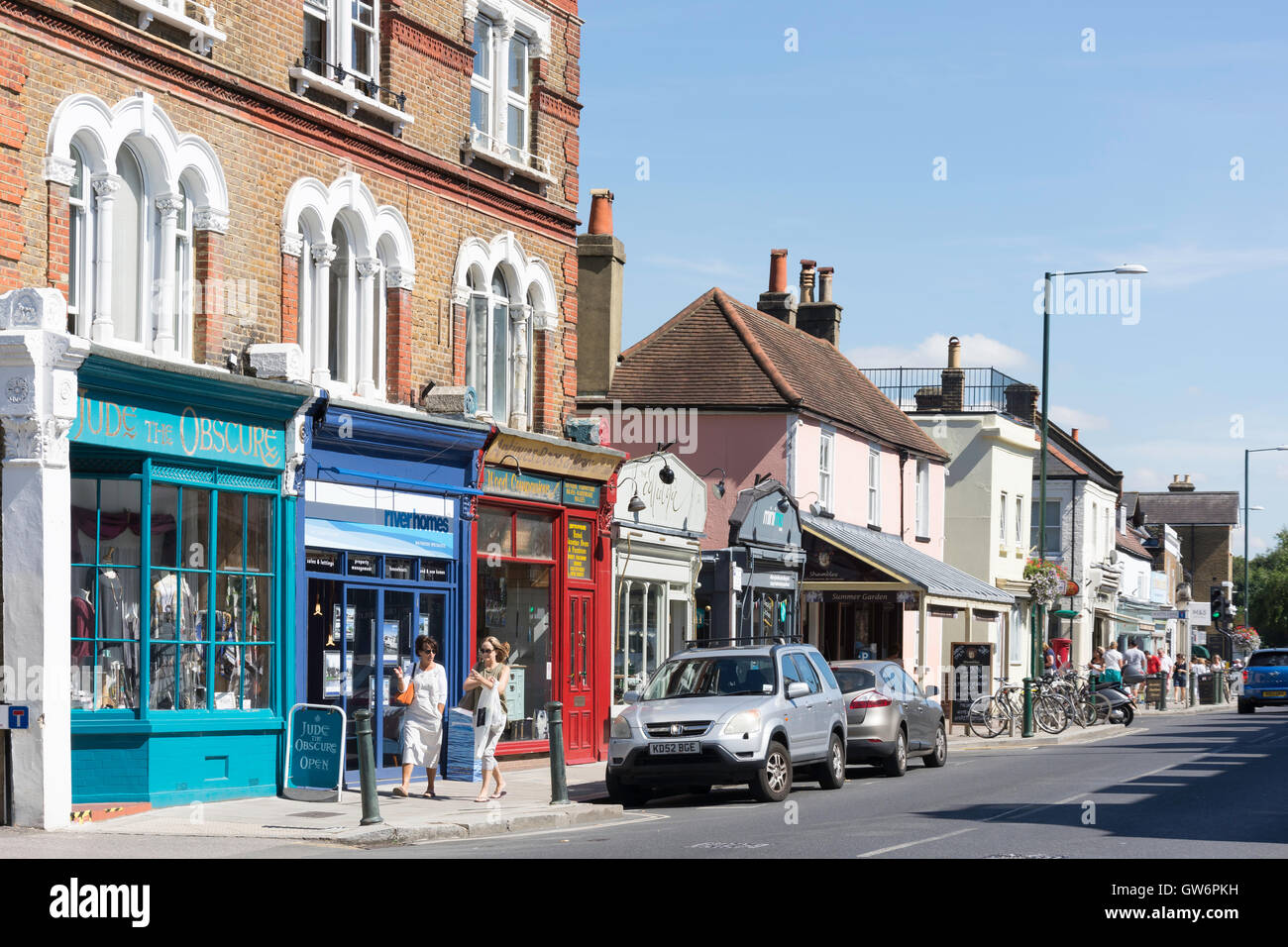 Teddington High Street, Teddington, London Borough of Richmond upon Thames, Grand Londres, Angleterre, Royaume-Uni Banque D'Images