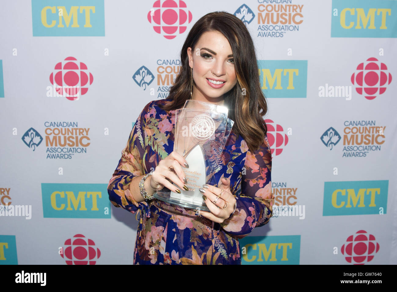 Toronto, Canada. Sep 11, 2016. 11 septembre, 2016. À London, au Canada. 2016 La Canadian Country Music Association Awards Show au John Labatt Centre de London, en Ontario. En photo, Jess Moskaluke pose pour la photo à la salle des médias. Dominic Chan/EXImages EXImages : Crédit/Alamy Live News Banque D'Images