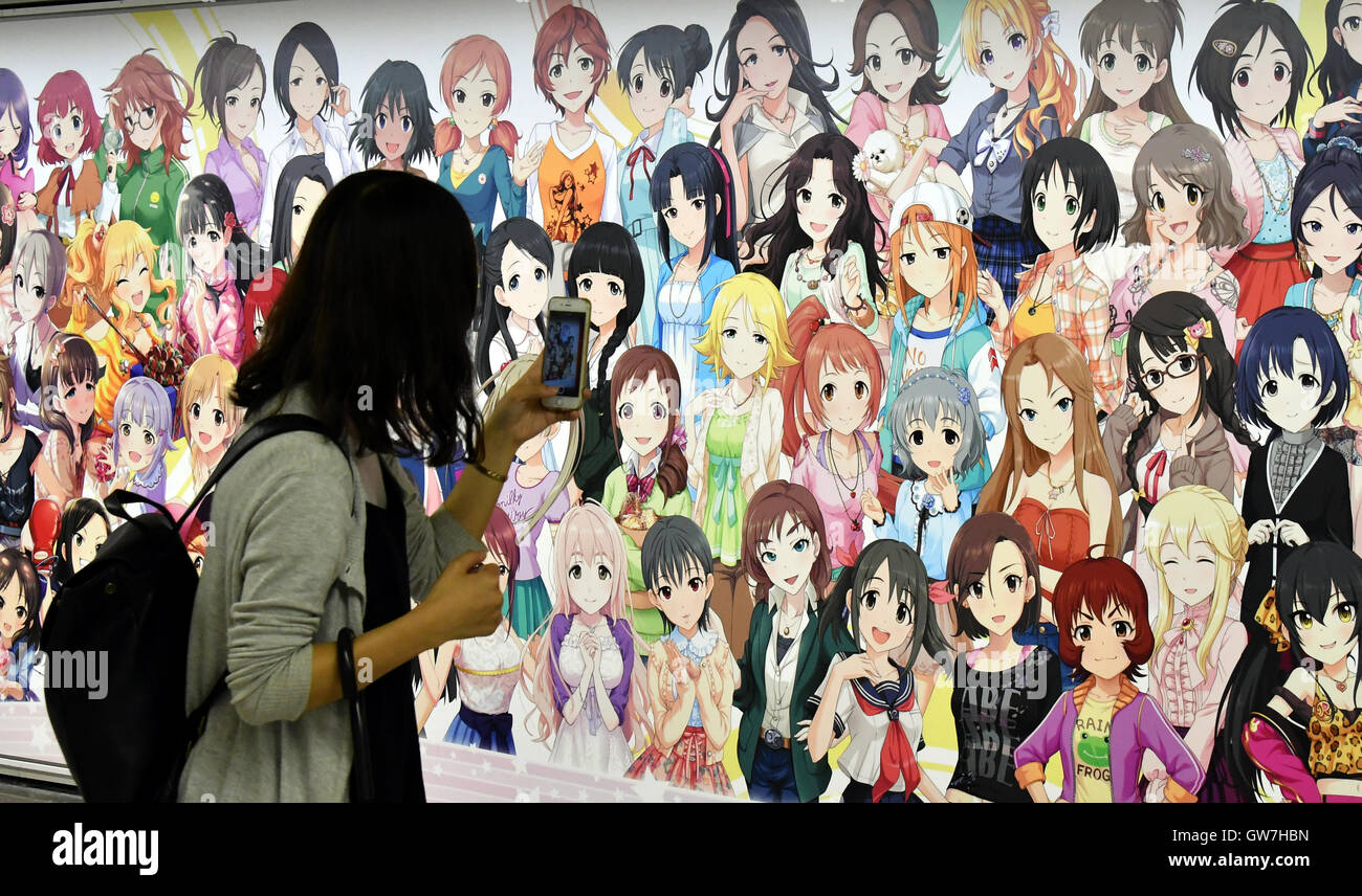 Le Mardi 13 Sep 16 L Animation Coloree Personnages Ornent Les Murs Et Piliers De L Underground Hall De Tokyo Shinjuku Railroad Station Le Mardi 13 Septembre 16 A Tokyo Japon La Promotion Marque