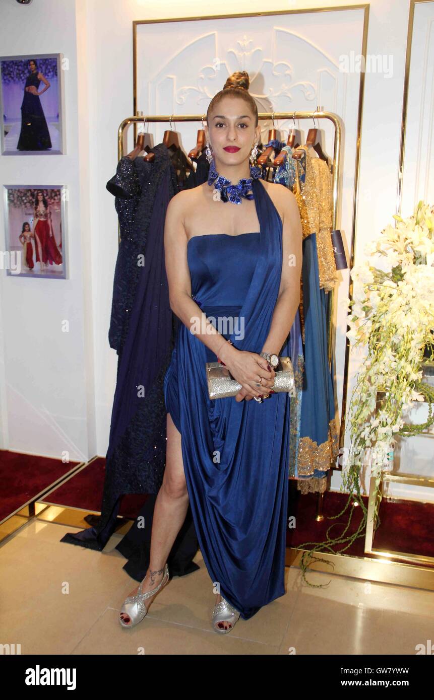 Acteur de télévision Shilpa Agnihotri lors d'une soirée de vin et fromage au Fashion designer Rebecca Dewans store à Mumbai Banque D'Images