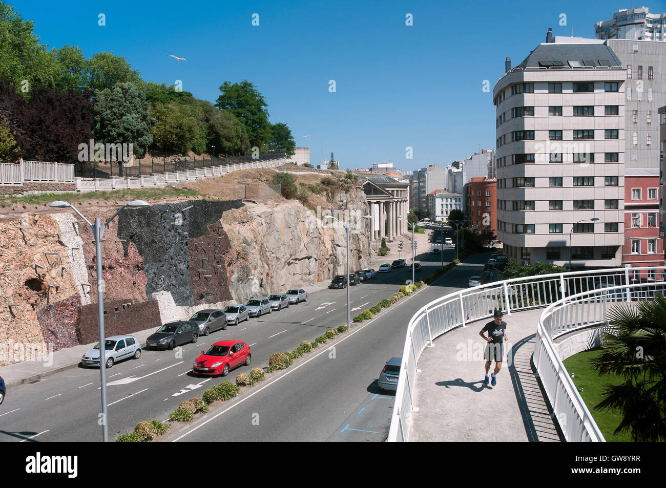 Arteixo Avenue et de la passerelle, à La Corogne, une région de Galice, Espagne, Europe Banque D'Images