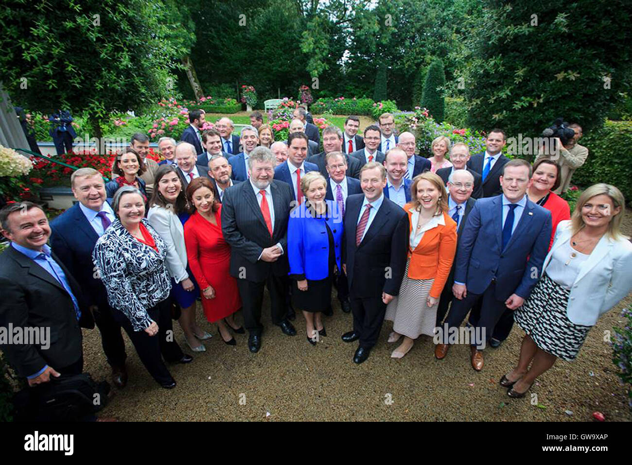 Taoiseach Enda Kenny avec les membres de l'aile parlementaire du parti Fine Gael, au cours de leur réunion annuelle à l'hôtel Keadeen, Newbridge, Co Kildare. Banque D'Images