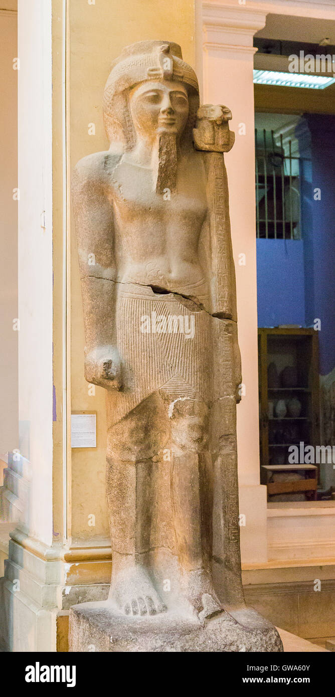 Egypte, Le Caire, Musée Égyptien, statue colossale de Ramsès III un étendard, trouvé dans le