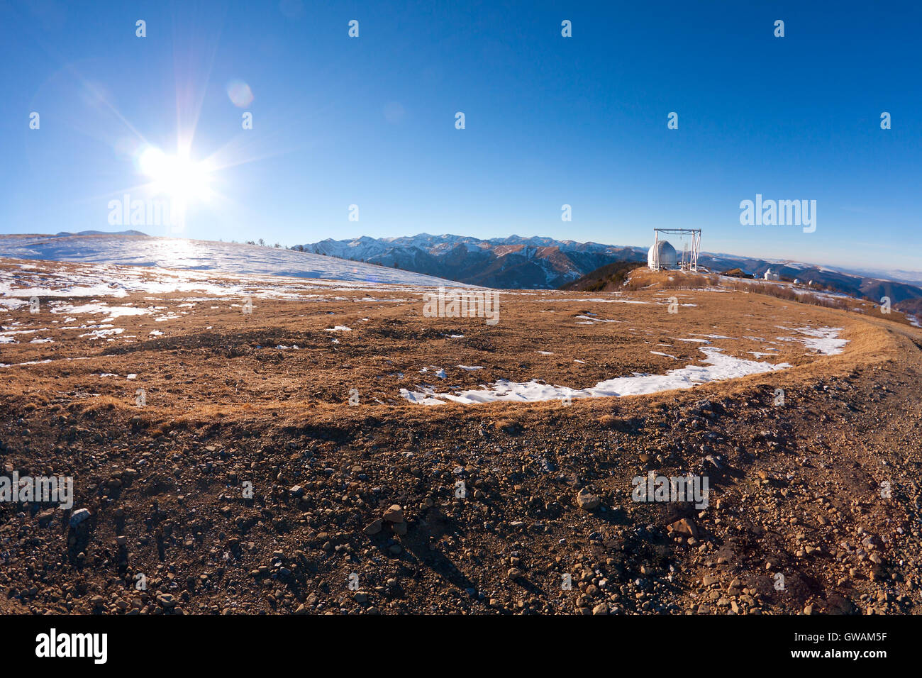 Observatoire astrophysique spécial de l'Académie des sciences de Russie situé en zone de montagne (Caucase, Russie) en altitude 2000 m Banque D'Images