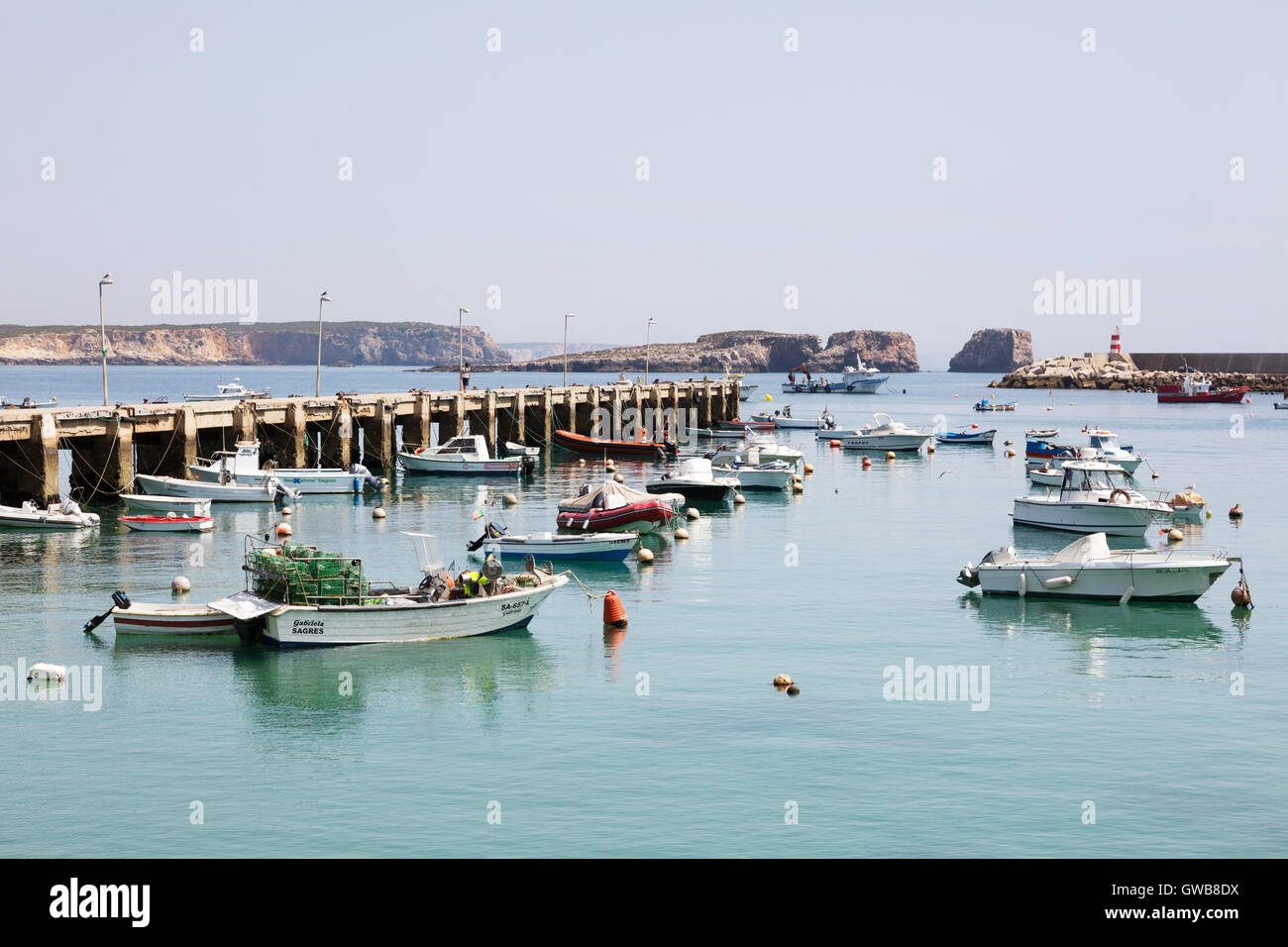 Sagres port et bateaux de pêche, Sagres, Algarve, Portugal Banque D'Images