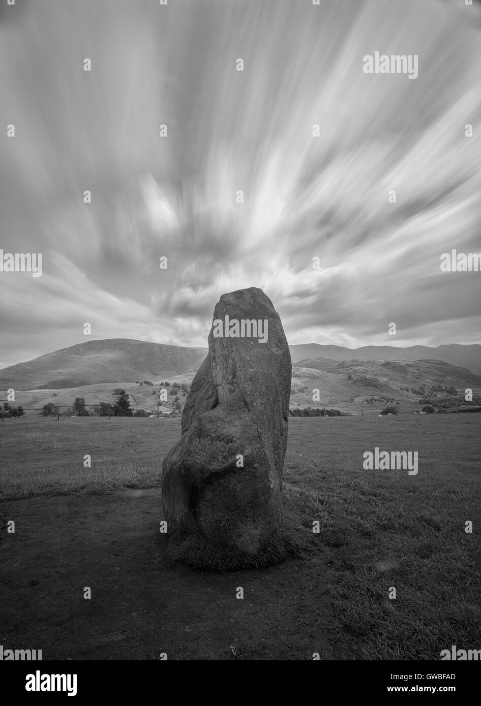 Cercle de pierres de Castlerigg est peut-être le plus spectaculaire et de l'atmosphère située de tous les cercles de pierre britannique, avec une vue panoramique et le pe Banque D'Images