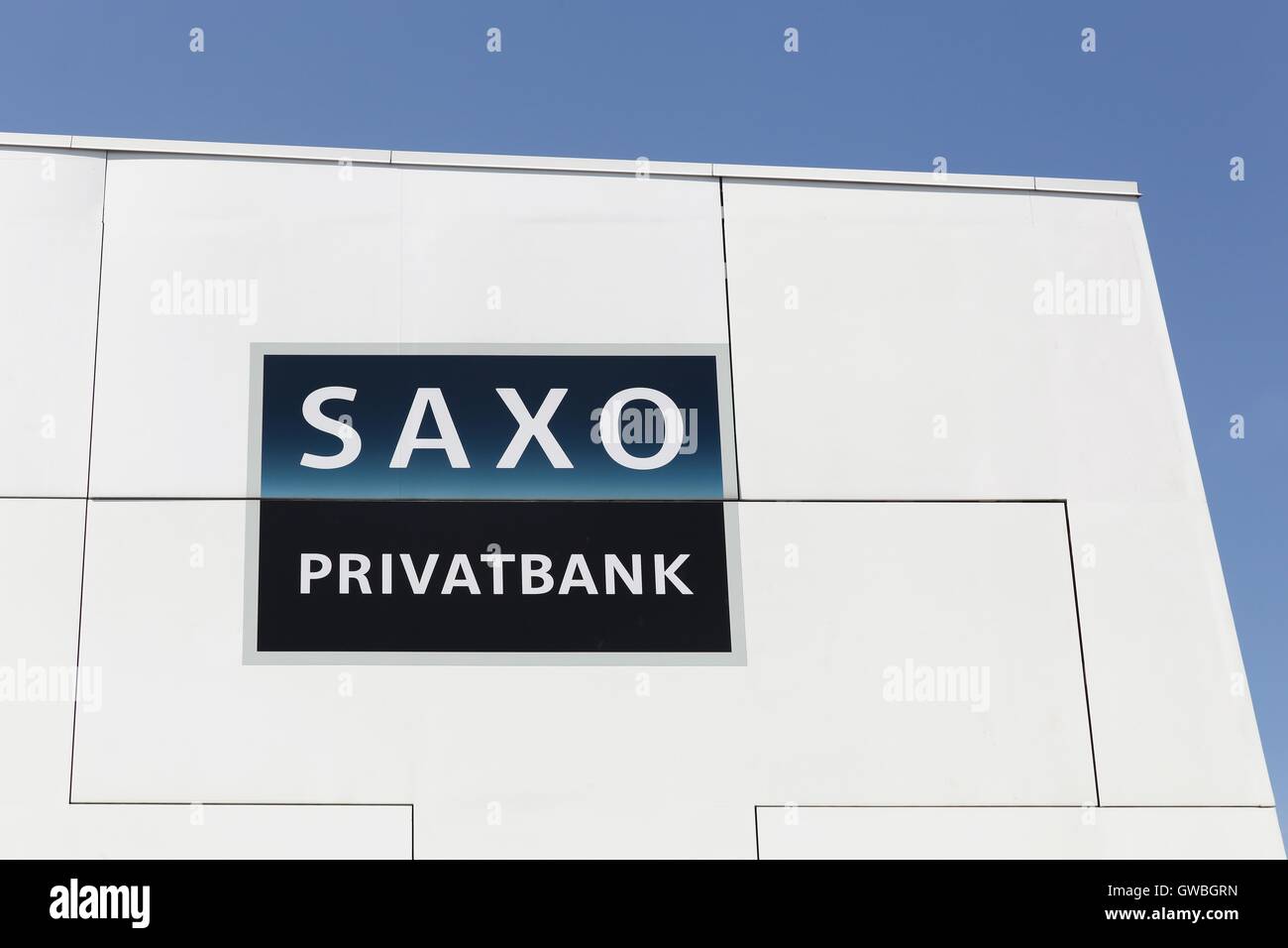 Saxo Bank logo sur un mur Banque D'Images