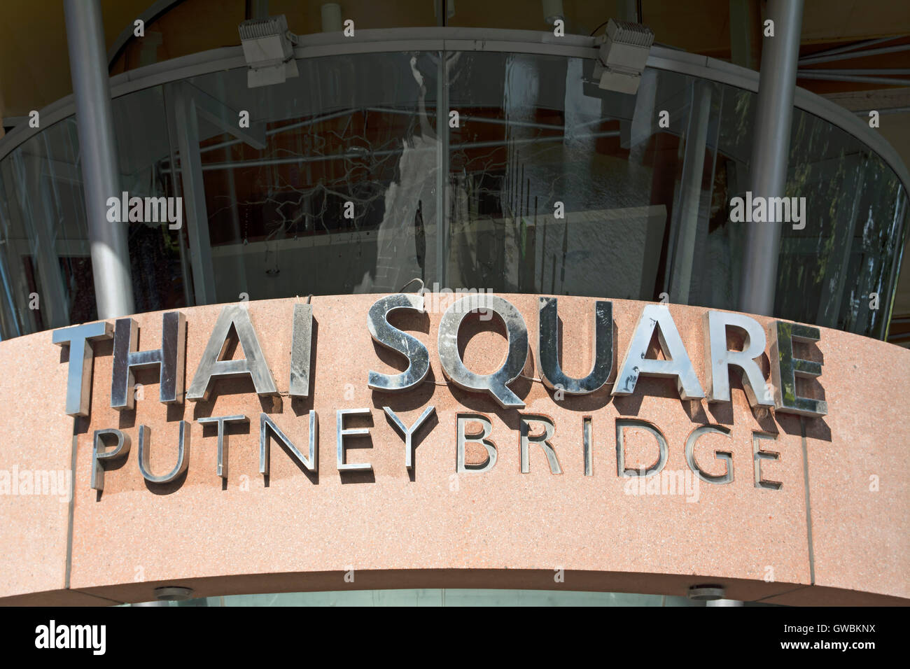 Détail extérieur de thai square, un restaurant thaïlandais à Putney, Londres, Angleterre Banque D'Images