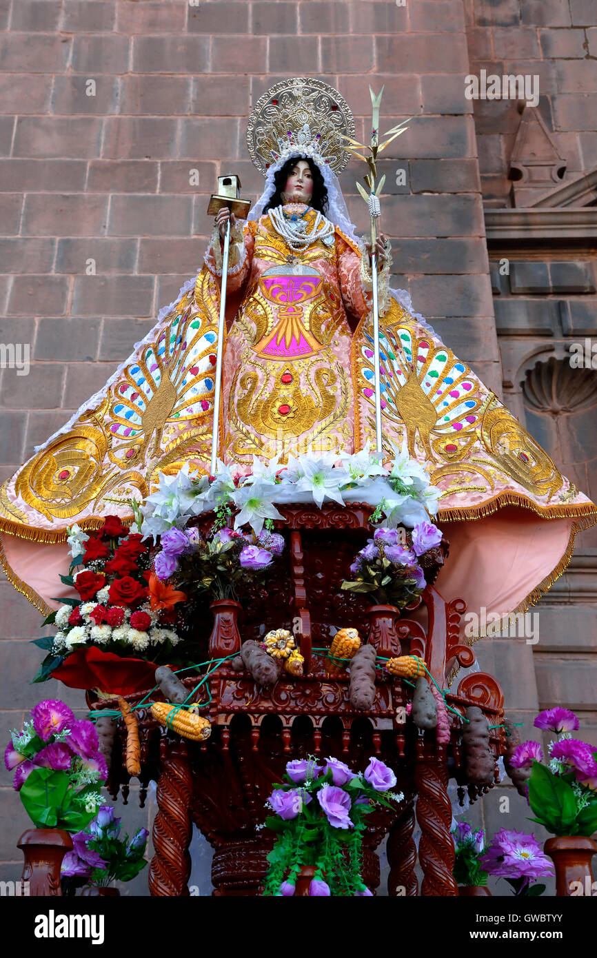 Santa Barbara Float, célébration du Corpus Christi, Cusco, Pérou Banque D'Images
