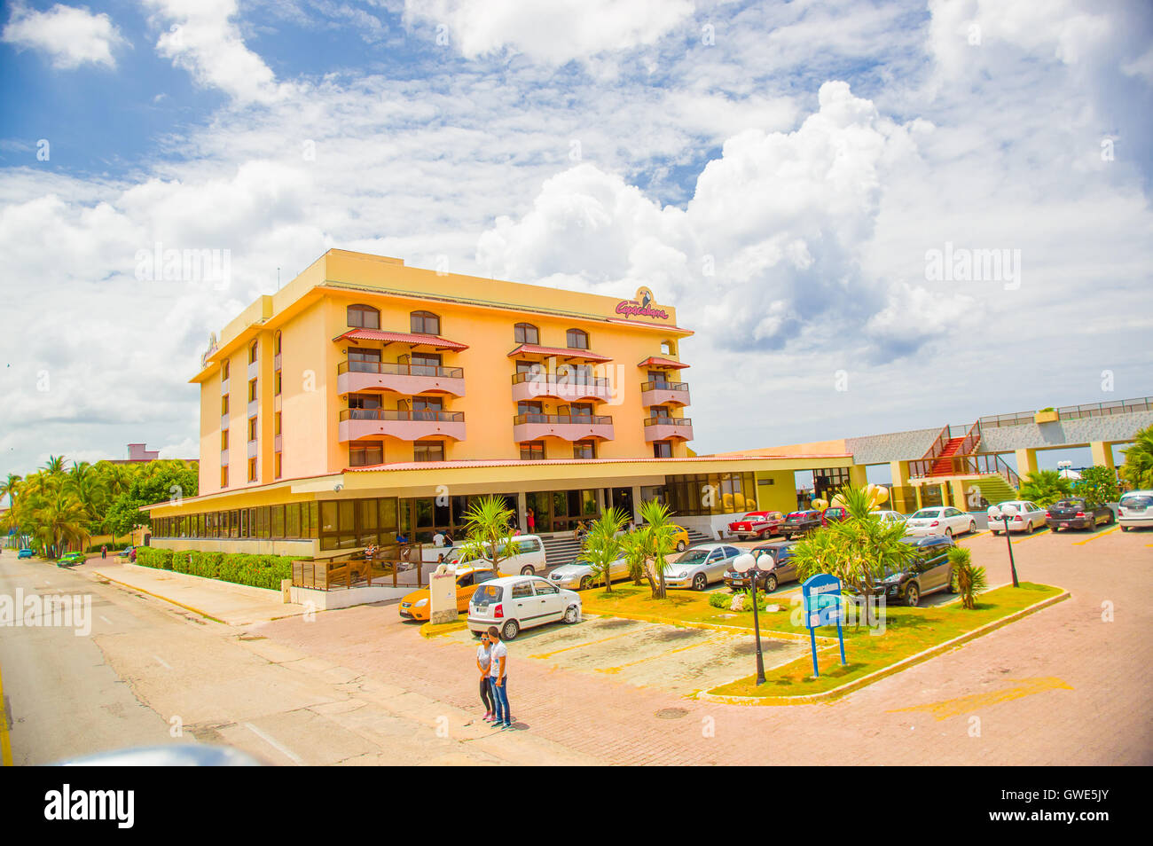 La HAVANE, CUBA - 30 août 2015 : Copacabana hôtel historique, un des plus grands et mieux placé hôtel face à la mer i Banque D'Images