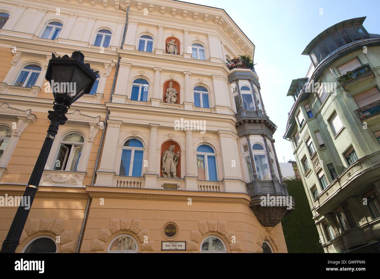 Appartements classiques de Veres Paine Utca construit en 1889, situé dans le 5ème arrondissement du centre de Budapest, Hongrie Banque D'Images