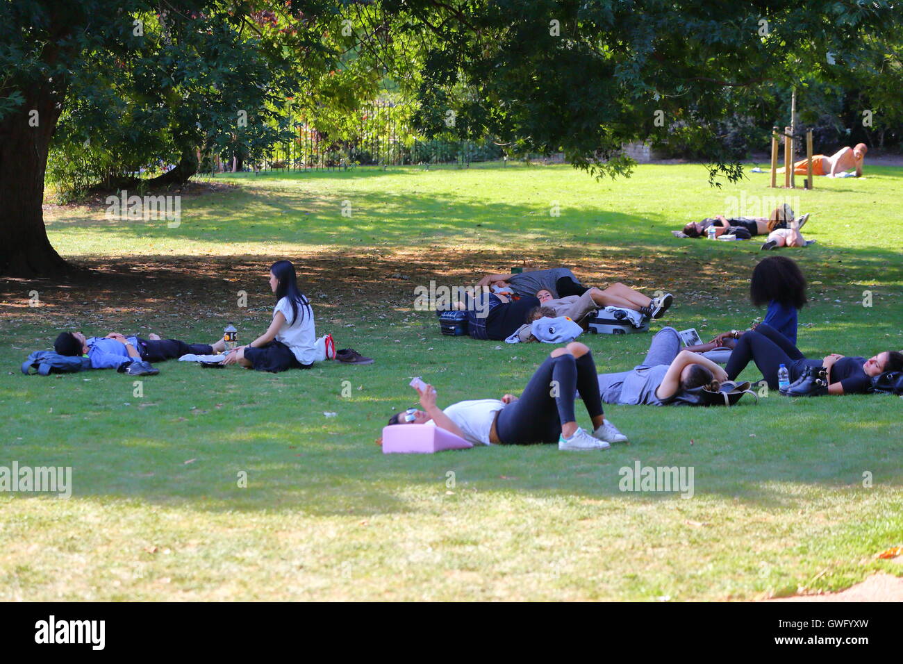 Londres, Royaume-Uni. 13 Septembre, 2015. Les Londoniens profitent de l'un des derniers jours d'été de l'année. Credit : Uwe Deffner/Alamy Live News Banque D'Images