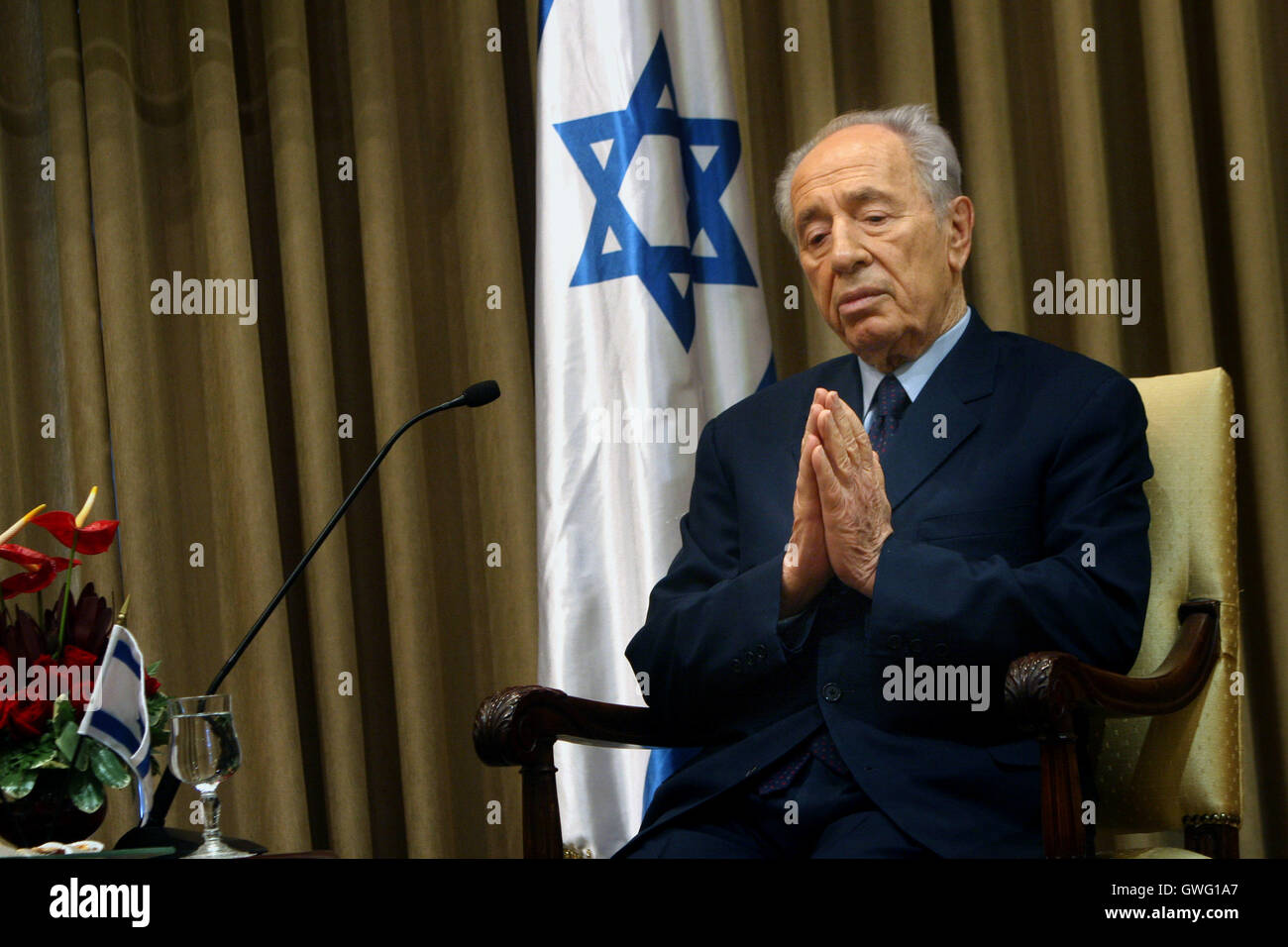 Jérusalem. 13 Sep, 2016. File photo montre l'ancien président israélien Shimon Peres. L'ancien président israélien Shimon Peres a eu une course mardi soir et a été emmené à l'hôpital, a indiqué son bureau dans un communiqué. JINI ©/Xinhua/Alamy Live News Banque D'Images