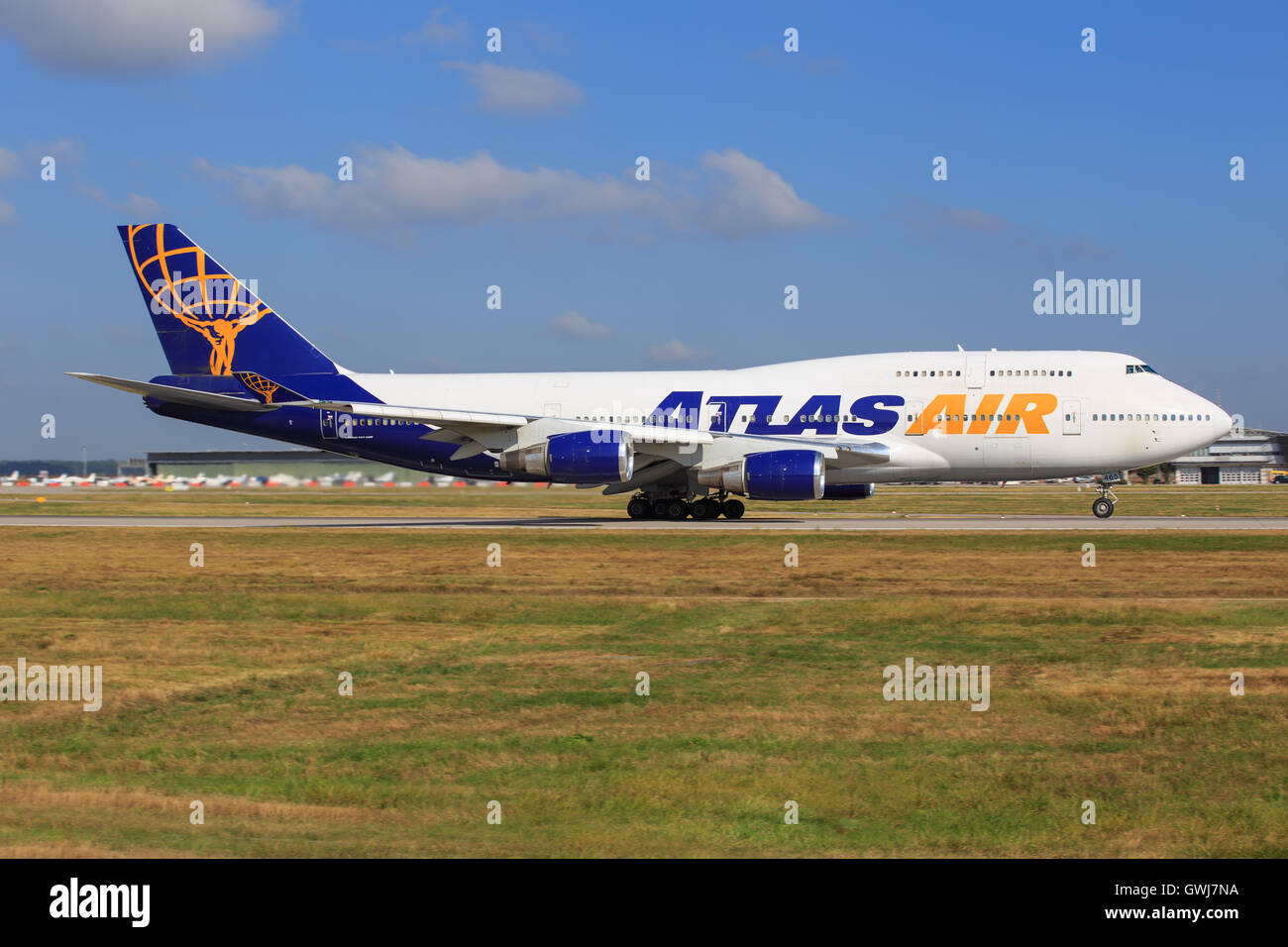 Boeing 747 d'Atlas Air, à l'atterrissage à l'aéroport international de Stuttgart. Banque D'Images