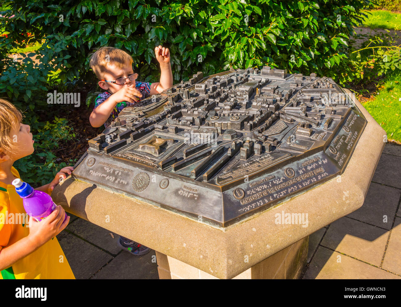 Château de Newark blues festival vues du château et de la Newark on Trent Nottinghamshire les visiteurs de l'été Banque D'Images