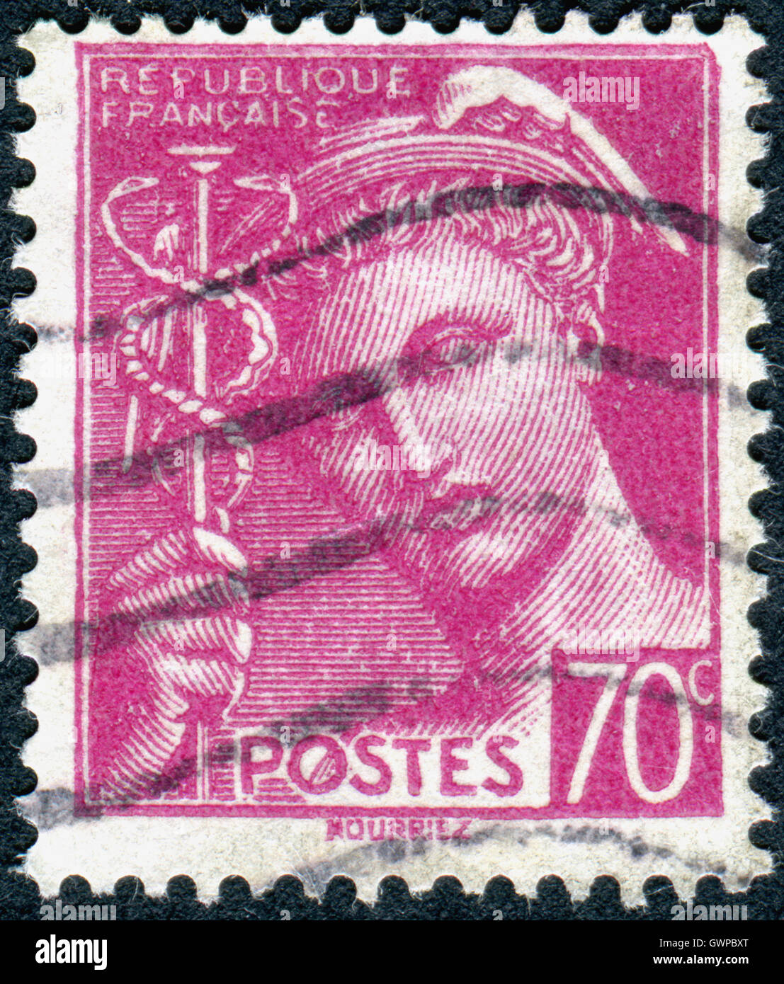 FRANCE- circa 1939 : timbre-poste imprimé en France, présente le dieu romain Mercure, circa 1939 Banque D'Images