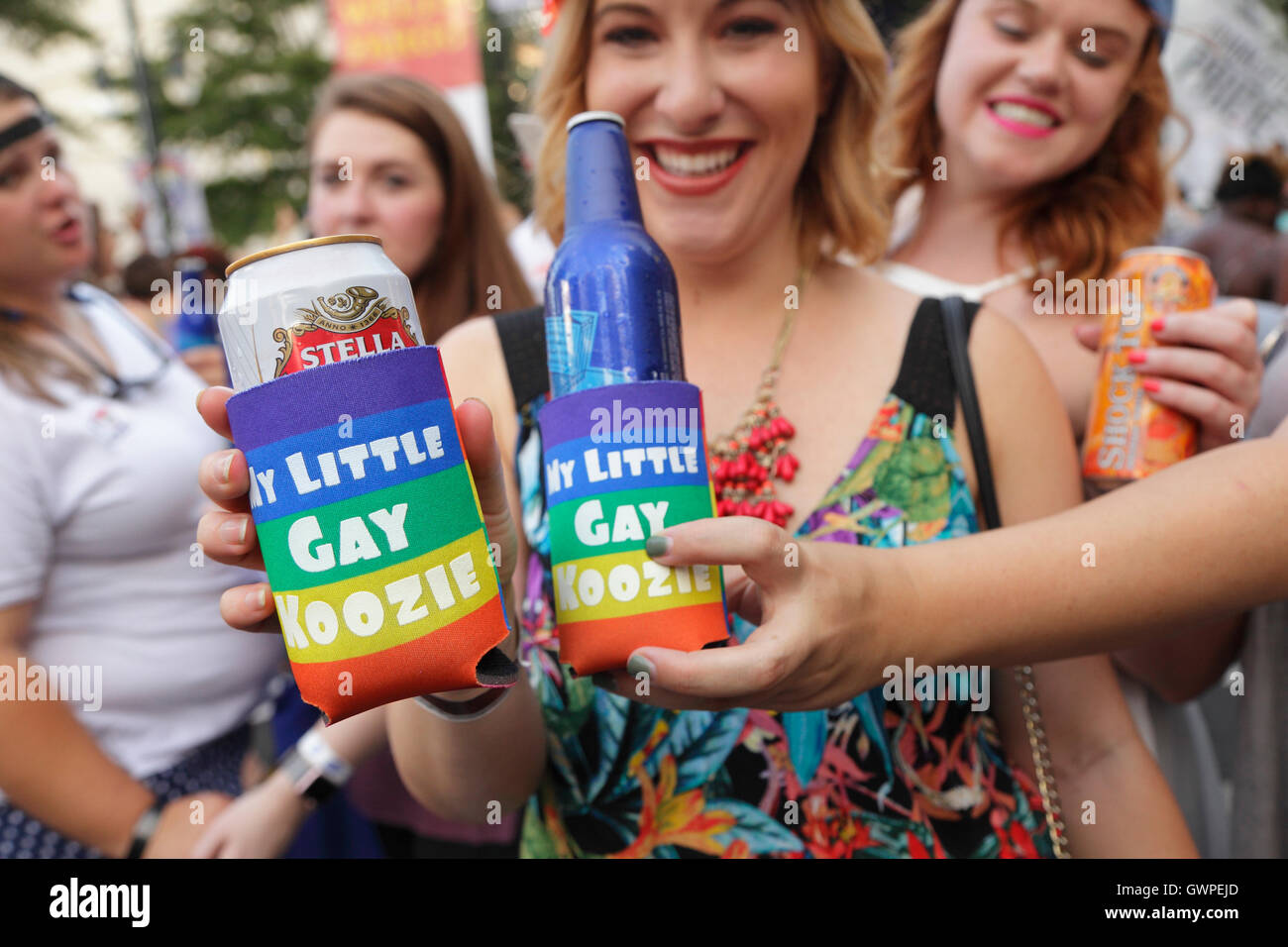 Koozies, 2016 Gay Pride Festival Charlotte, Charlotte, Caroline du Nord, États-Unis Banque D'Images