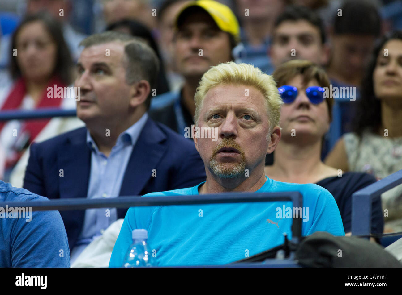 Boris Becker, Novak Djokovic (SRB) Entraîneur de l'US Open 2016 montres finale chez les hommes Banque D'Images