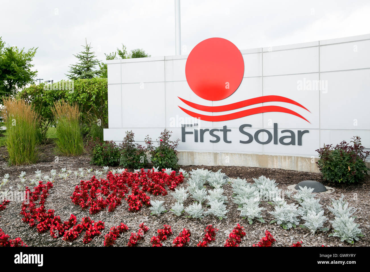 Un logo affiche à l'extérieur d'un établissement occupé par First Solar à Perrysburg (Ohio) le 16 juillet 2016. Banque D'Images