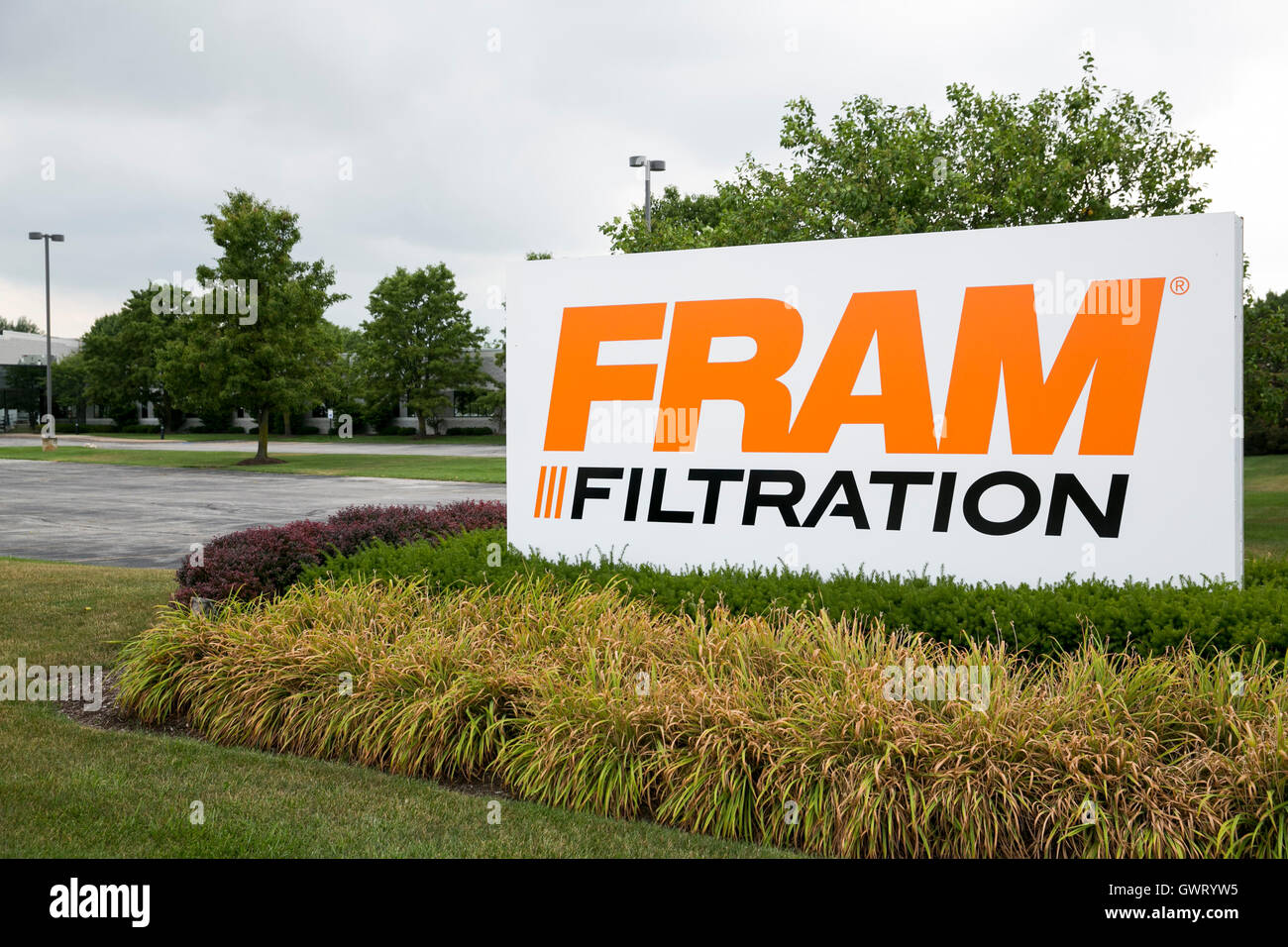 Un logo affiche à l'extérieur d'un établissement occupé par filtration FRAM à Perrysburg (Ohio) le 16 juillet 2016. Banque D'Images
