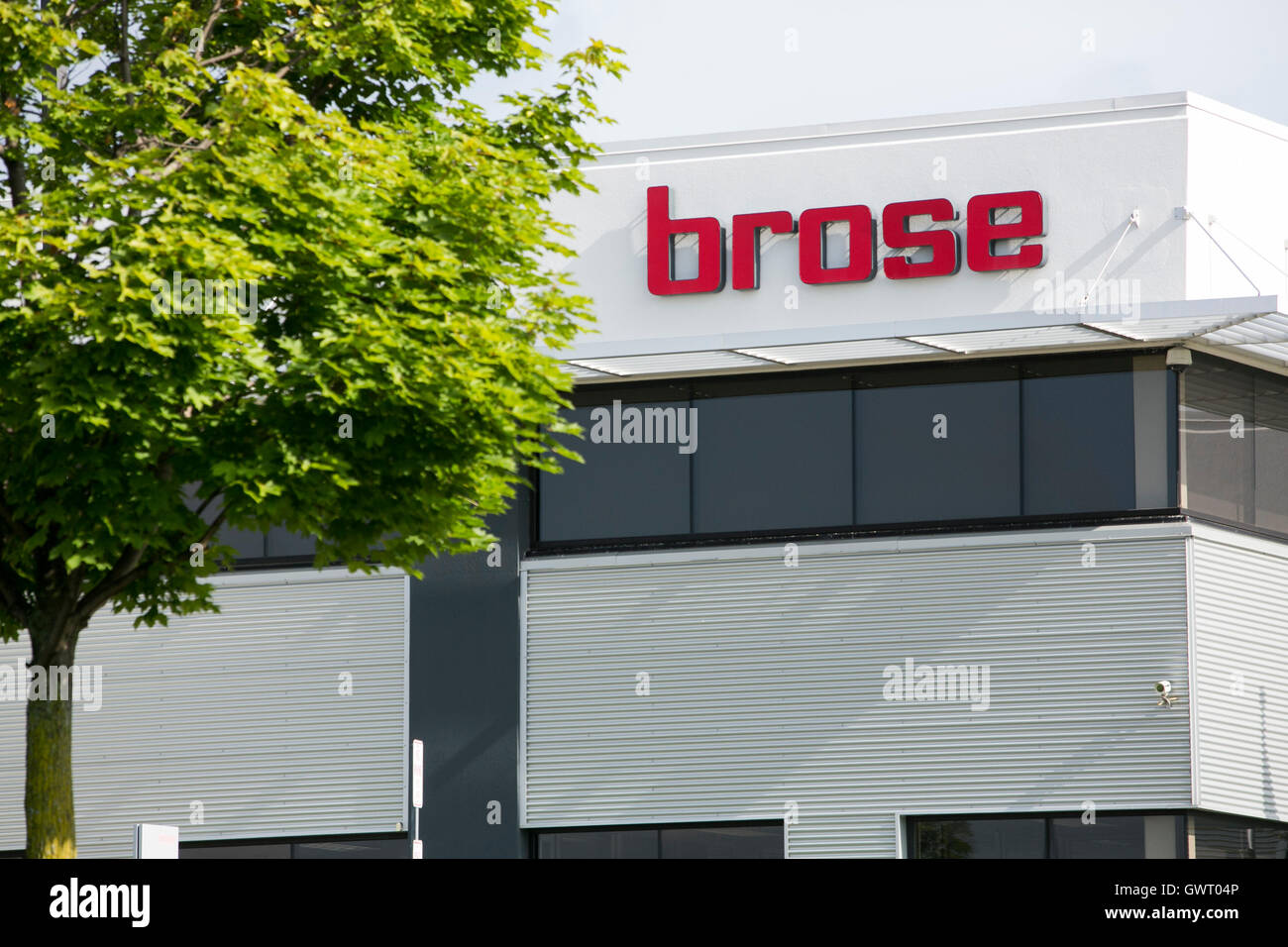 Un logo affiche à l'extérieur d'un établissement occupé par Brose Fahrzeugteile GmbH & Co KG, à Auburn Hills, Michigan, le 17 juillet 2016. Banque D'Images