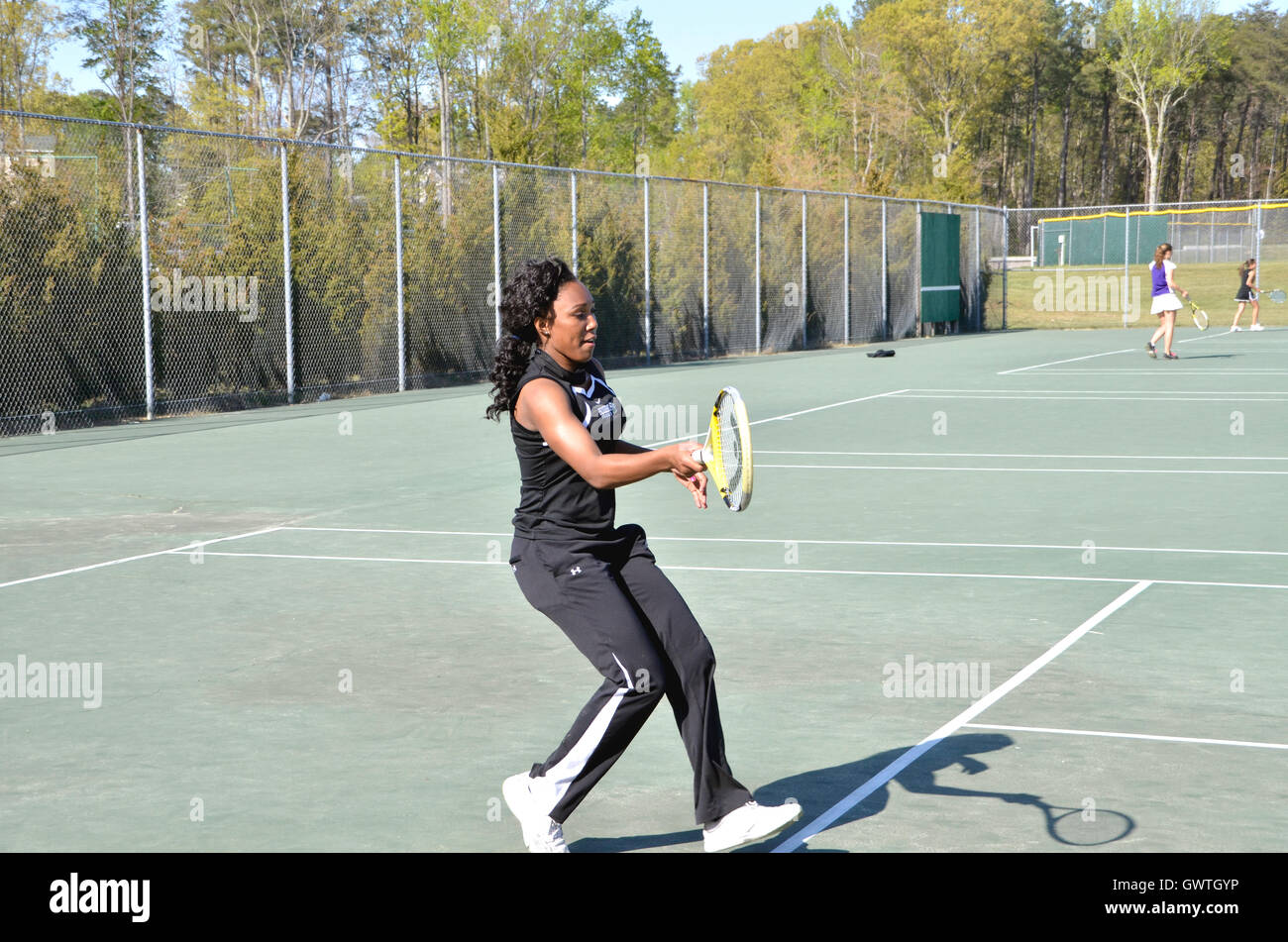 Teen girl tennis player Banque D'Images