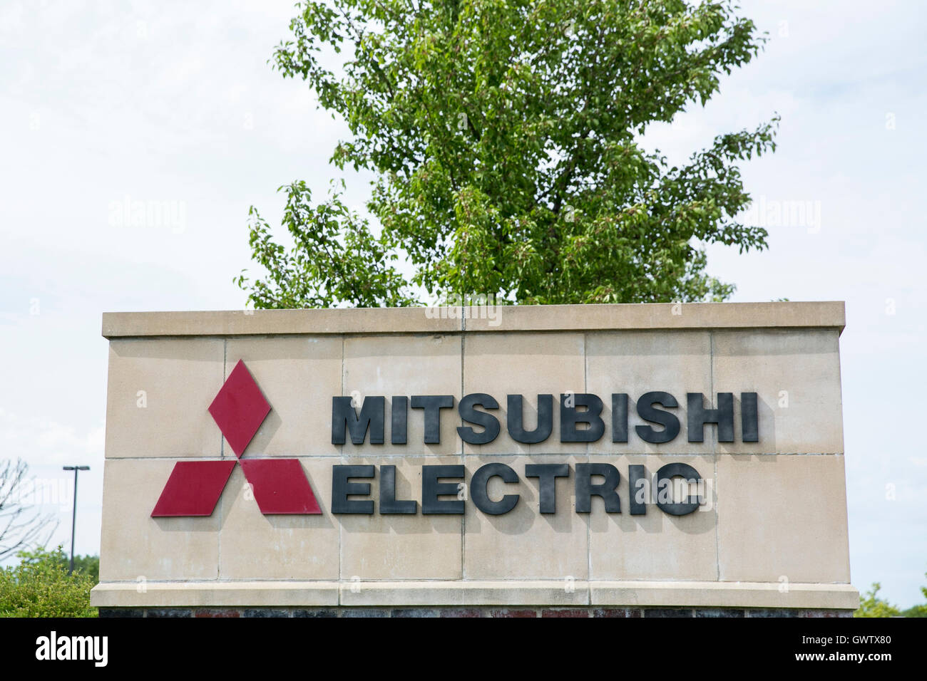Un logo affiche à l'extérieur d'un établissement occupé par Mitsubishi Electric dans Livonia, Michigan le 17 juillet 2016. Banque D'Images