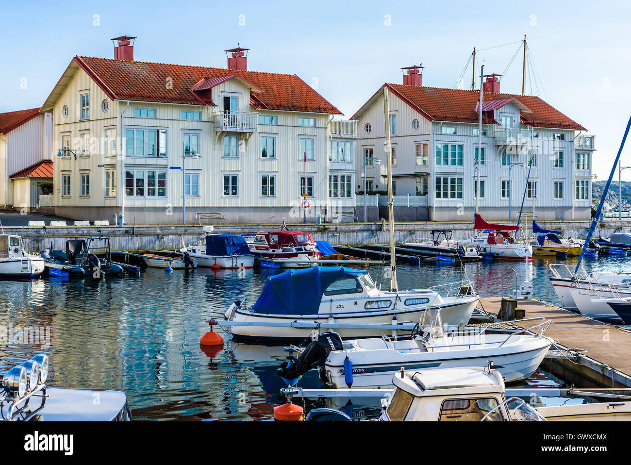 Marstrand, Suède - septembre 8, 2016 : l'environnement documentaire de villa avec belle vue sur le paysage marin en fro Banque D'Images
