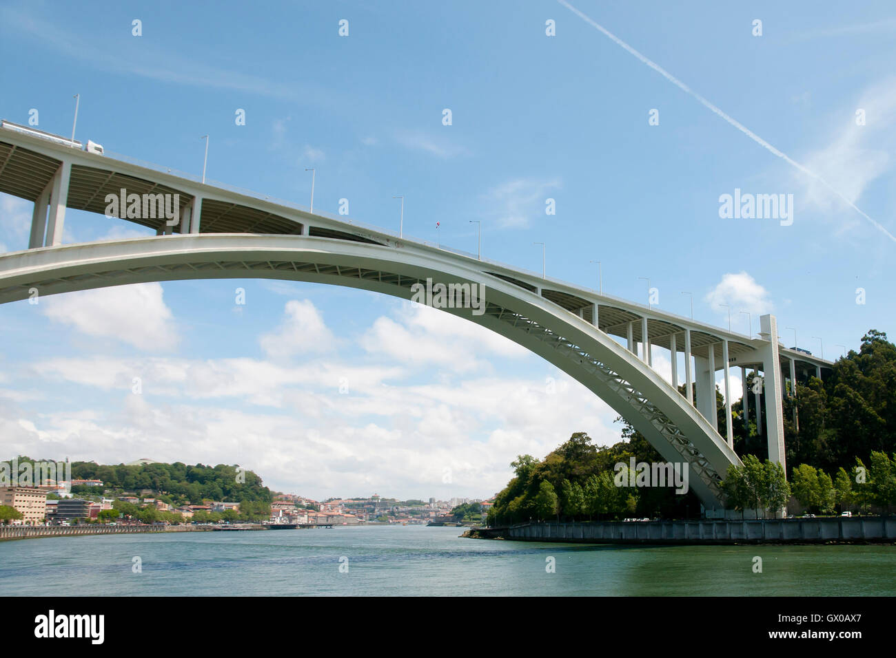 Pont Arrabida - Porto - Portugal Banque D'Images