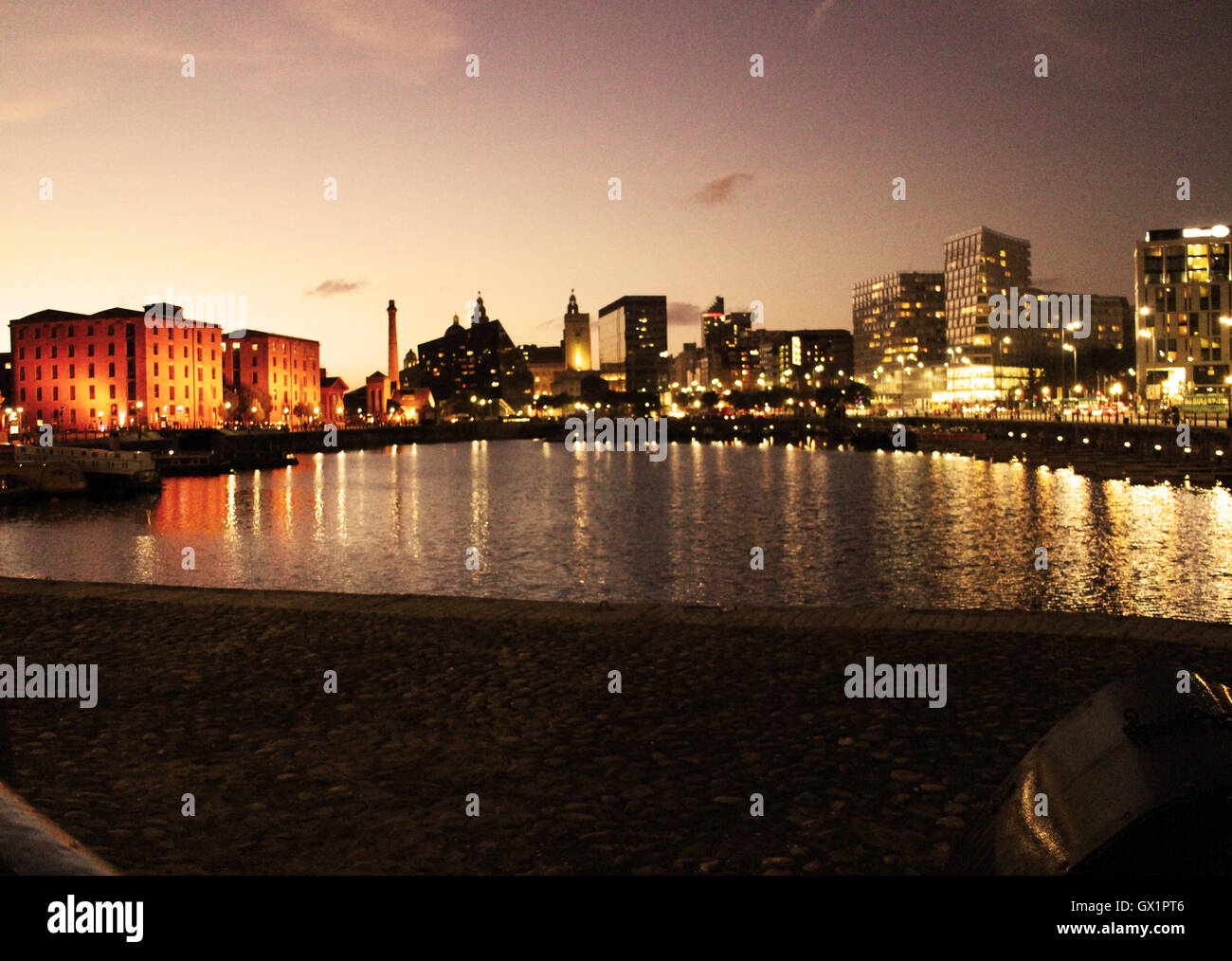 Une photo de la skyline/Docks de Liverpool Banque D'Images